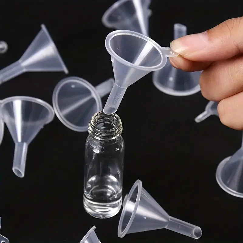 Set of 2 Plastic Mini Funnels – view 3